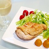 柔らかしっとり！鶏むね肉の簡単コンフィ